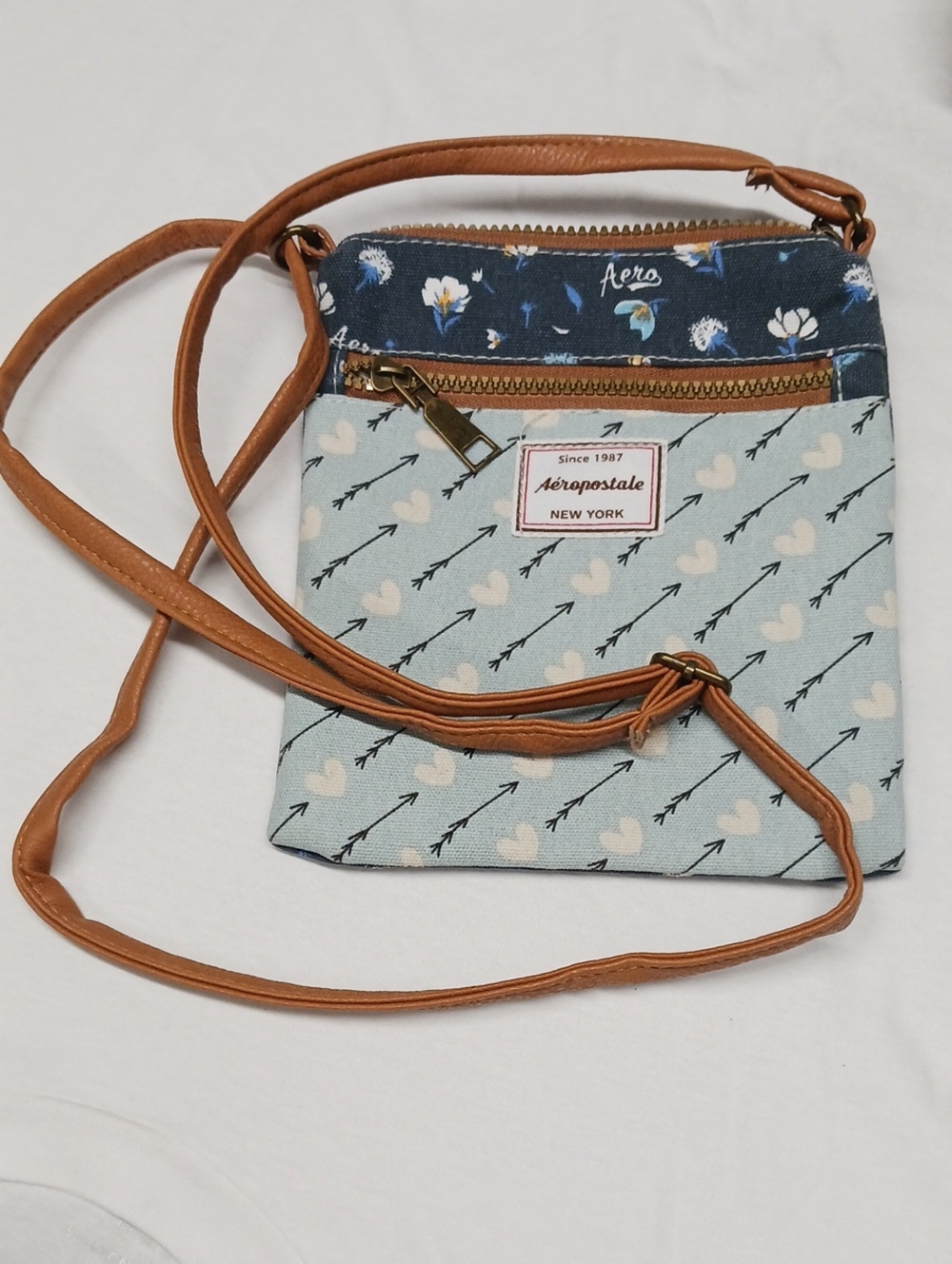Aeropostale Light Blue Heart & Arrow Crossbody with Tan Strap
